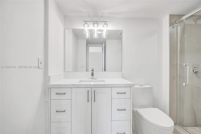 Building Photo - 3625 N Country Club Dr