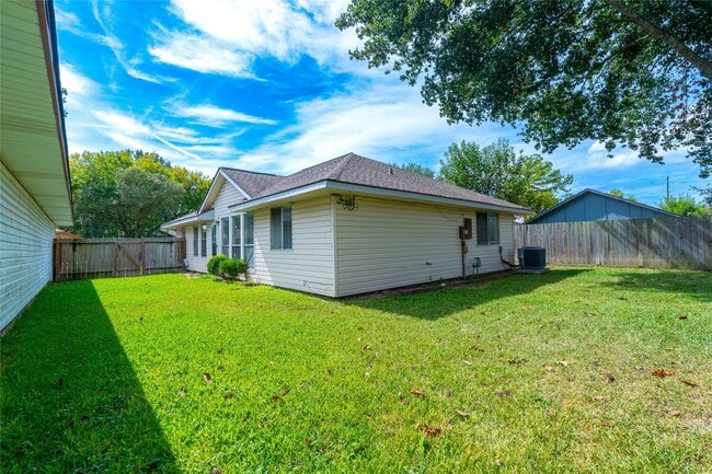 Building Photo - 13746 Vickston Ln