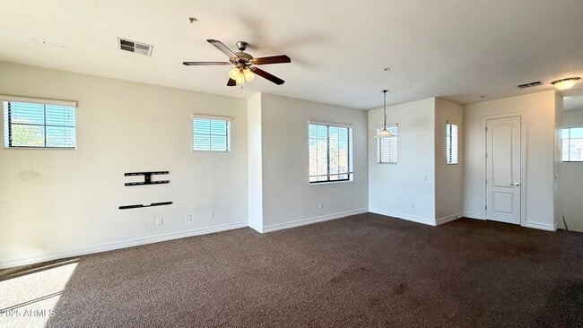 Building Photo - 1456 E 9th St