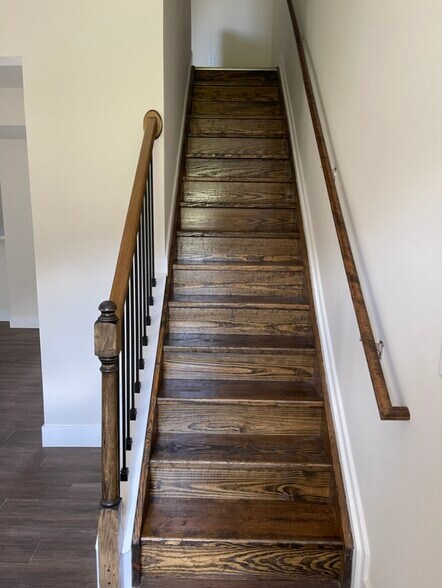 Building Photo - 4231 Otter Creek Dr