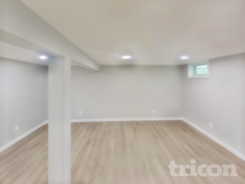 Building Photo - 9226 Throgmorton Rd