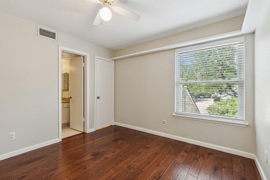 Building Photo - 5616 Preston Oaks Rd