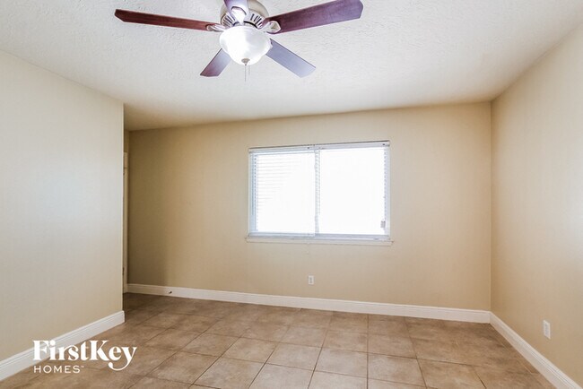 Building Photo - 7259 Lost Fable Ln