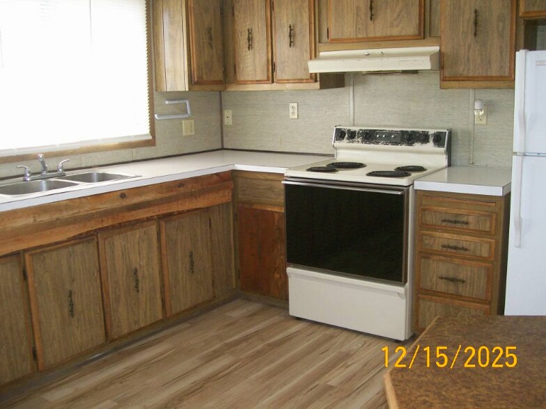 Building Photo - 13 Travertine Ln