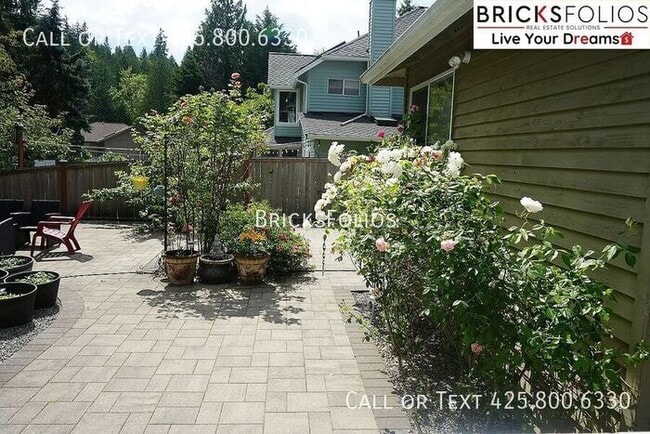 Building Photo - Luxurious 5-bedroom home in Sammamish with...
