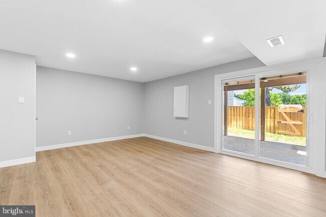 Building Photo - 11409 Berland Pl