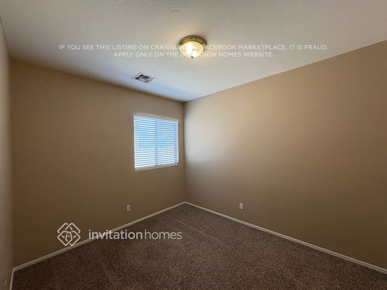 Building Photo - 3121 S 74th Dr