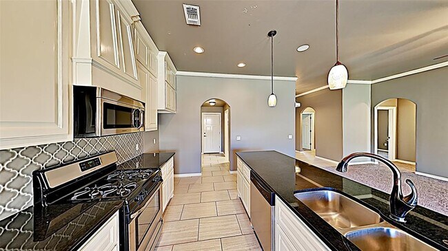 Building Photo - 4201 SE 38th St