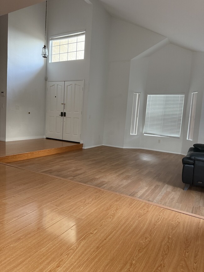 Building Photo - 2466 Robert Rd