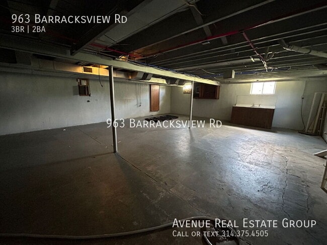 Building Photo - 963 Barracksview Rd