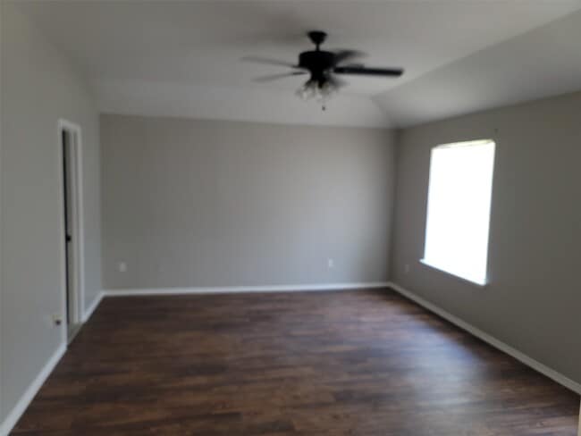 Building Photo - 6014 Drenner Park Ln