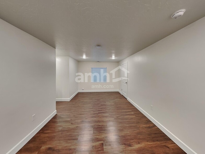 Building Photo - 1278 Vlg Grn Trl