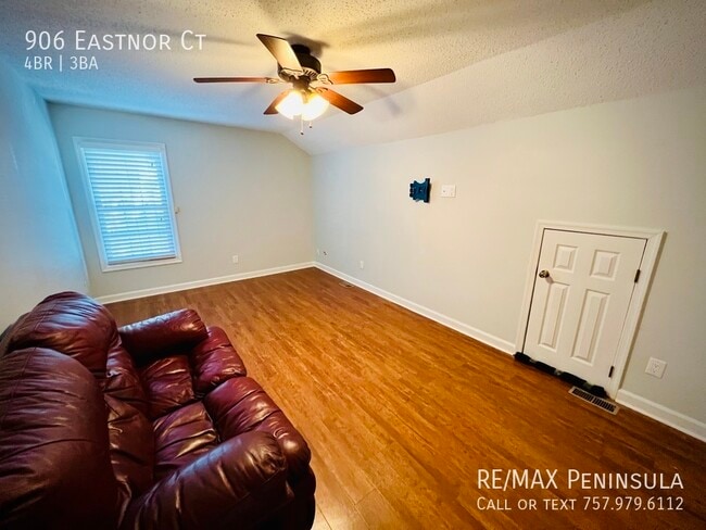 Building Photo - 906 Eastnor Ct