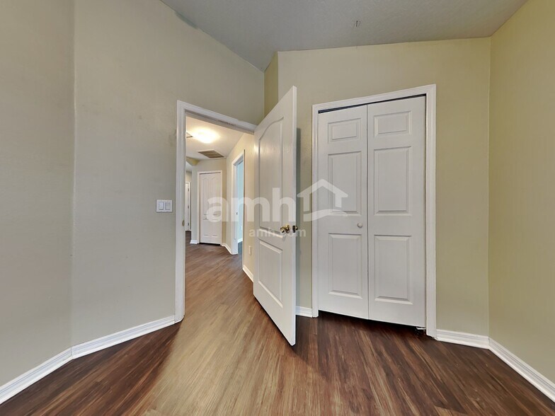 Building Photo - 10431 Blackmore Dr