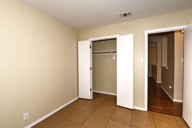 Building Photo - GREAT LOCATION: 1604 & SHAENFIELD  |  3 BE...