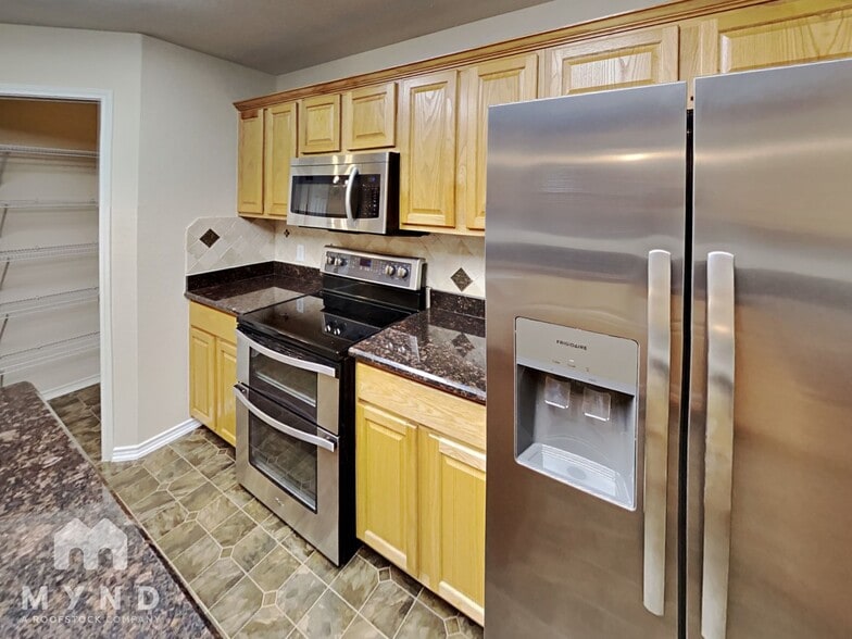 Building Photo - 8930 Wolff Vista