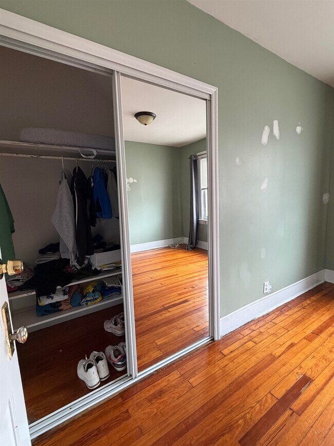 Building Photo - 1125 73rd St