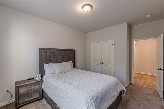 Building Photo - 4876 Elm Leaf Dr