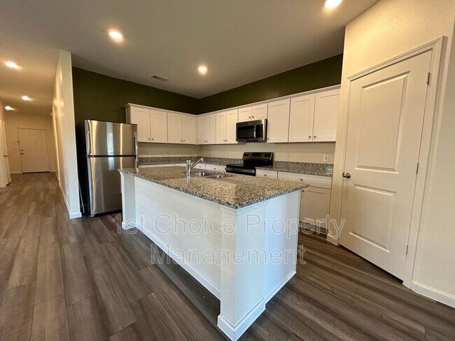 Building Photo - 8229 Pitchfork Dr