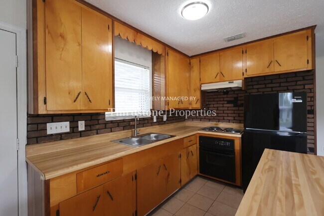 Building Photo - 5615 Atlee Ave
