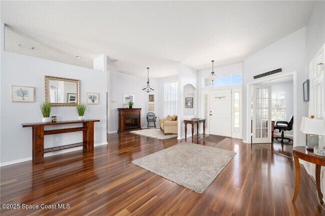 Building Photo - 935 Southlakes Way SW