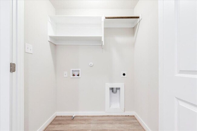 Building Photo - 496 Fieldwood Dr