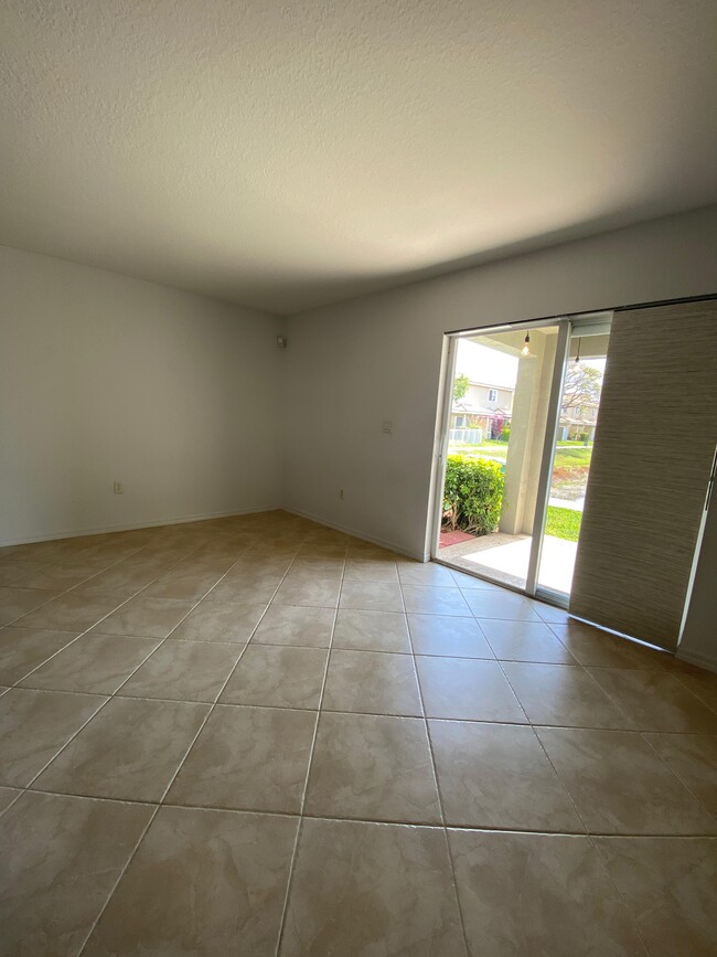 Building Photo - 5932 Manchester Way