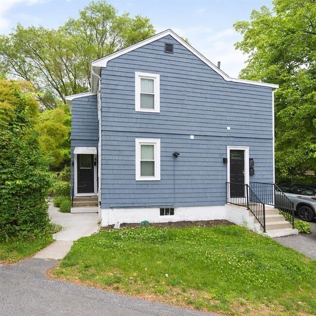 Building Photo - 106 Andover St