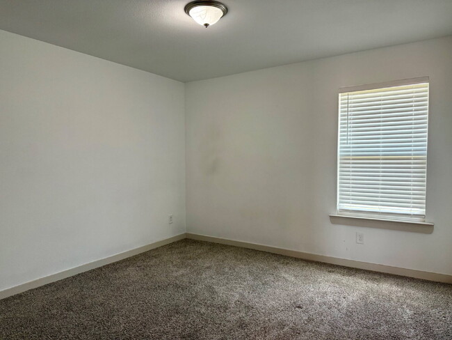 Building Photo - Frenship ISD Perfection! Stunning 4 Bed, 2...