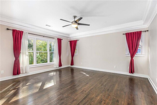 Building Photo - 207 Mellrich Ave NE