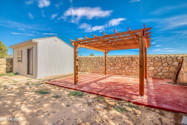 Building Photo - 12325 Tierra Bella Dr