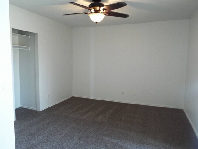 Building Photo - 2 BEDROOM 2 BATHROOM TEMPE CONDO