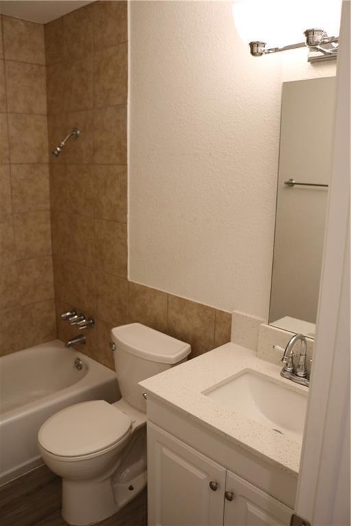 Building Photo - 1304 Falcon Cove