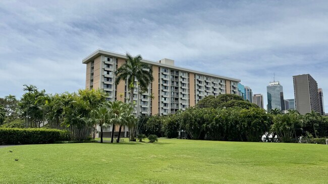 Building Photo - Queen Emma Gardens – Prince Tower | Studio | 1 Bath | 1 Assigned Parking