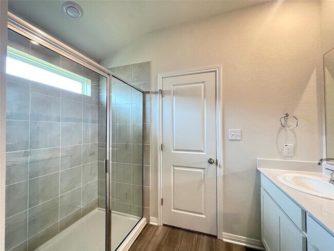 Building Photo - 408 Giorgio Moroder Dr