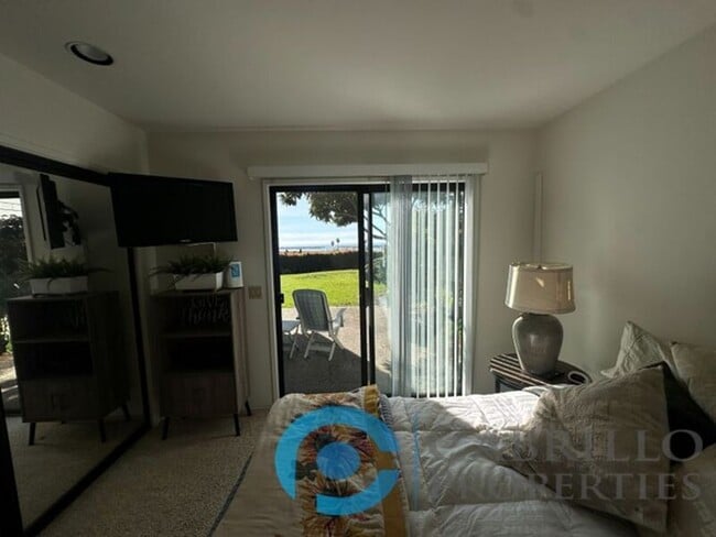 Building Photo - 2620 Deerpark Dr