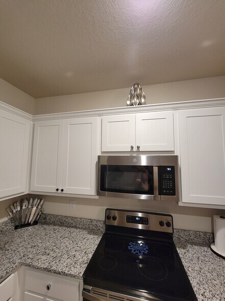 Building Photo - 13810 Enzo Gate