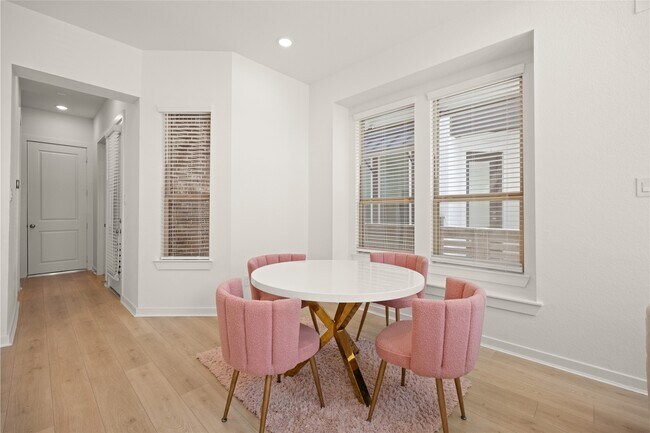 Building Photo - 19726 Curved Steel Dr