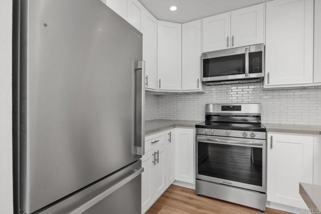 Building Photo - 424 Stratford Ct