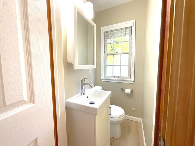 Building Photo - 1104/06 E Glendale Ave