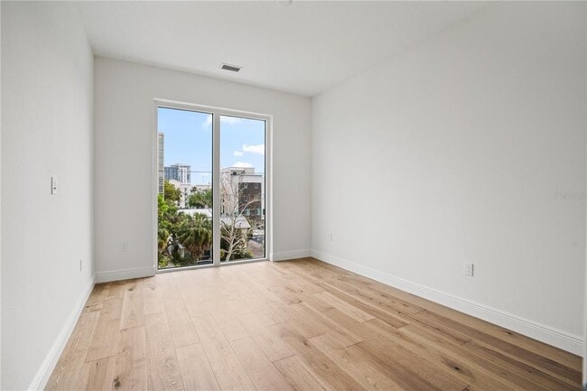 Building Photo - 600 3rd Ave S