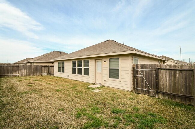 Building Photo - 2607 Verano Dr