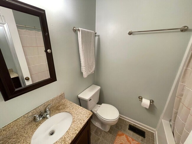 Building Photo - Quiet 3 bedroom cul-de-sac home in Rolling...