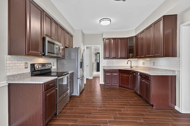 Building Photo - 898 Gunston Ct