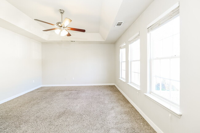 Building Photo - 5028 Magnasco Ln