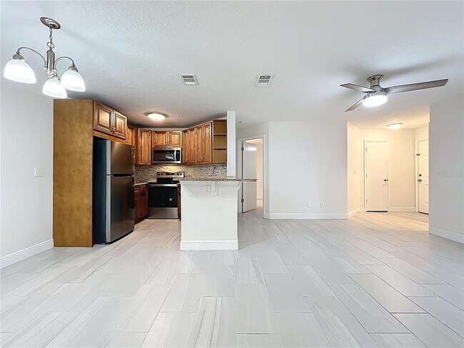 Building Photo - 2580 Grassy Point Dr