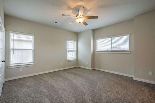 Building Photo - AVAILABLE NOW! GORGEOUS 4 BEDROOM DUPLEX LOCATED IN MIDLOTHIAN ISD!