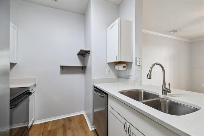 Building Photo - 5000 Culbreath Key Way