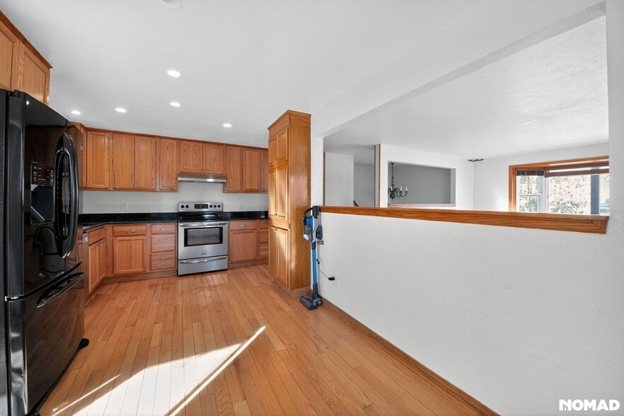 Building Photo - 13432 W Alaska Pl