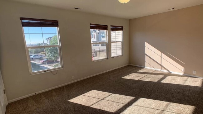 Building Photo - Great 2 Story Townhome!